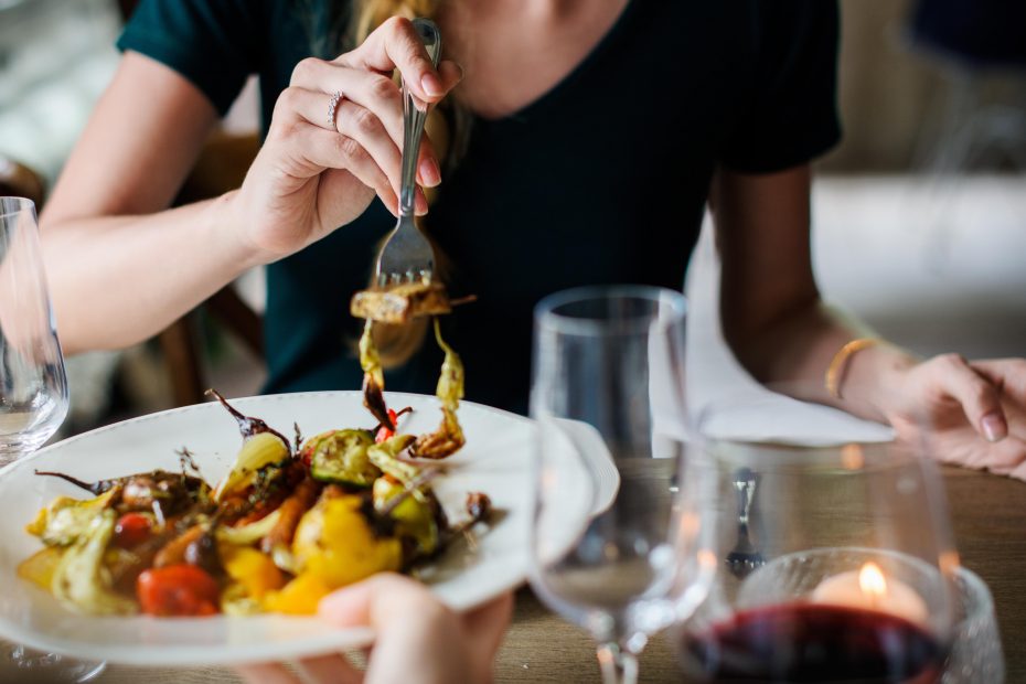 picography-woman-eating-dinner-1 (1)