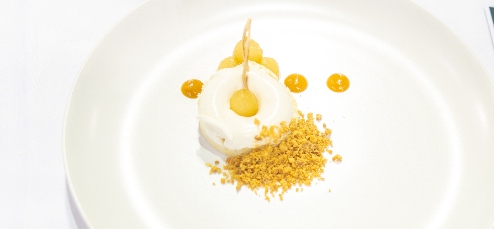 Solaris - Narancsos köles rizottó - Év Mentes Séfje 2026 profi kategória kreatív különdíj - Balog Martin desszertje