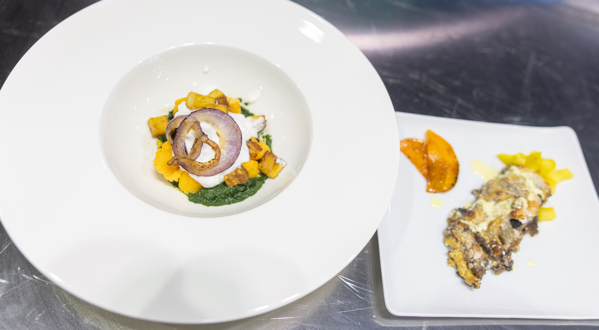 Lakoma - Zalai dödölle, gyerekkorom kedvence, Mákos Ejnye-Bejnye - Év Mentes Séfje 2026 amatőr kategória fenntarthatósági díj - Vári-Nagy Krisztina főétele és desszertje