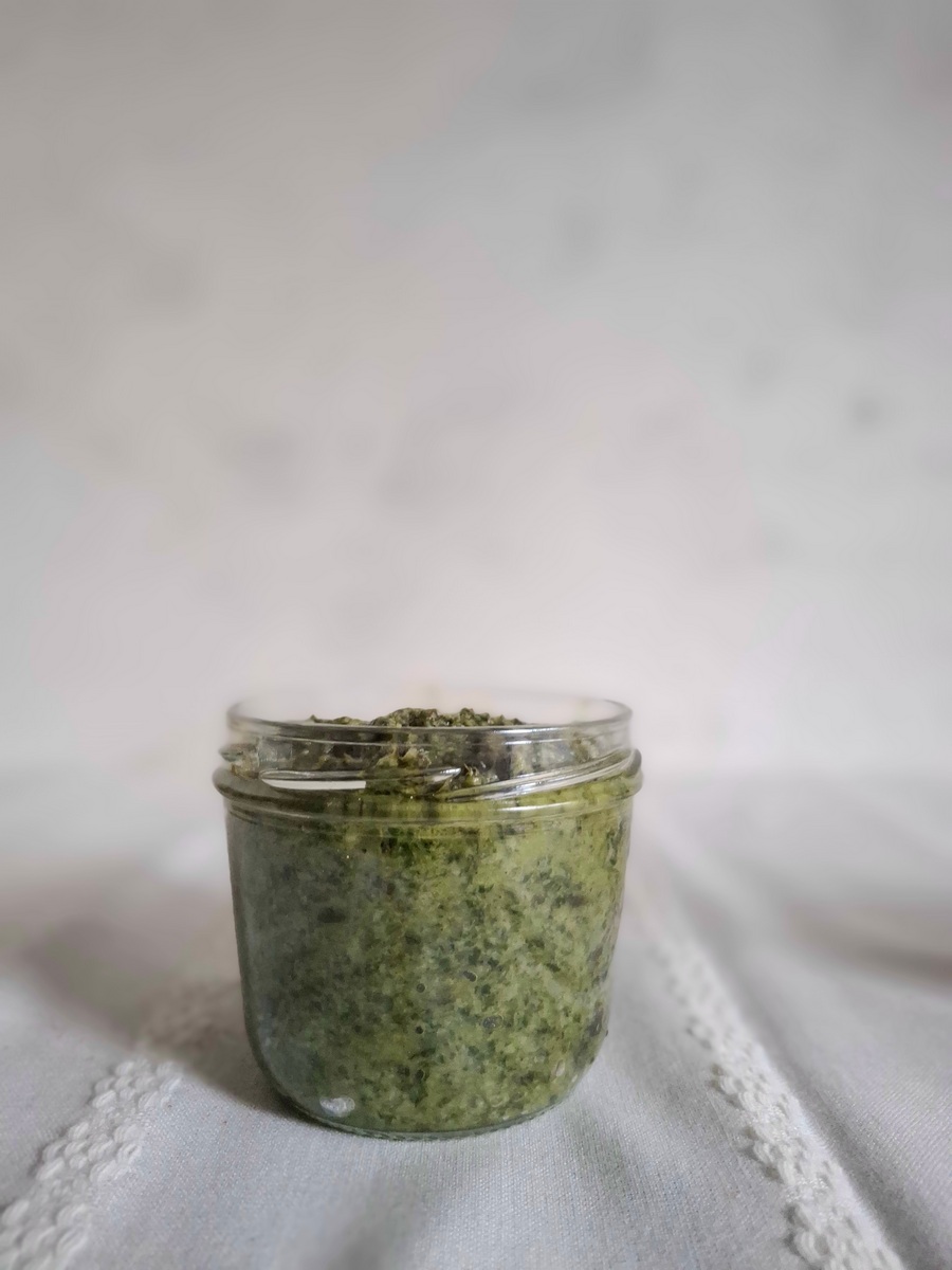 Medvehagyma vagy újhagyma pesto - Horváth Judit, Fermentált Konyha társszerző, receptkönyvíró receptje