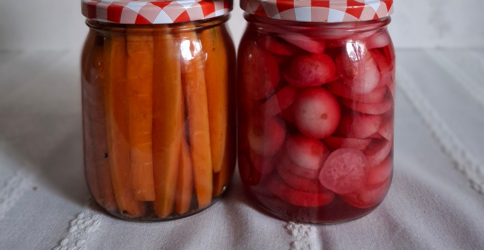 Retek és sárgarépa savanyúság - Horváth Judit, Fermentált Konyha társszerző, receptkönyvíró receptje